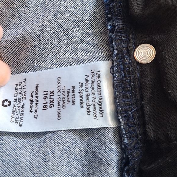 Black Pull-on Stretchy Jean Shorts Size XL 16-18 - Picture 6 of 6